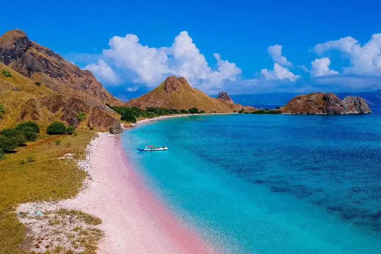 Pink Beach 1 daily tour7